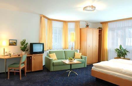 Hotel-Landpension Postwirt Kirchensittenbach Экстерьер фото